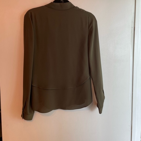 Goergous Theory button down new without tags - Picture 2 of 3